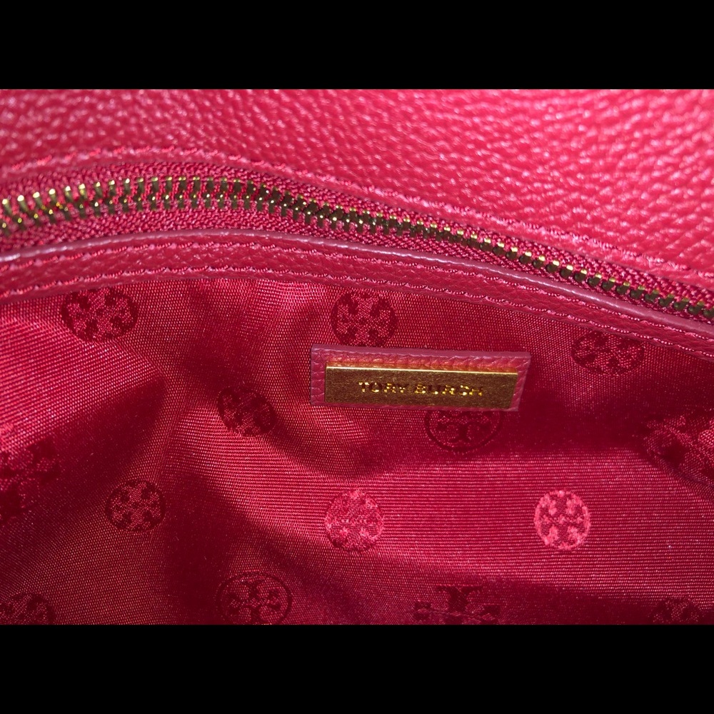 ❌SOLD❌Tory Burch Britten Triple Compartment - Picture 6 of 6